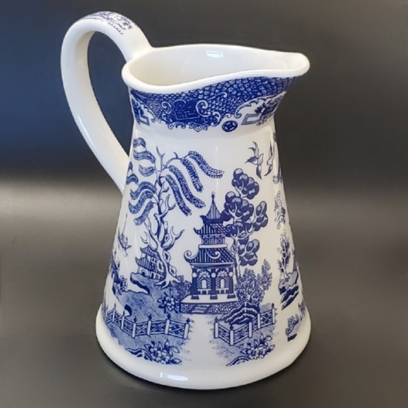 Pristine Regal England Blue Willow 7 1/8" Pitcher - Picture 8 of 16